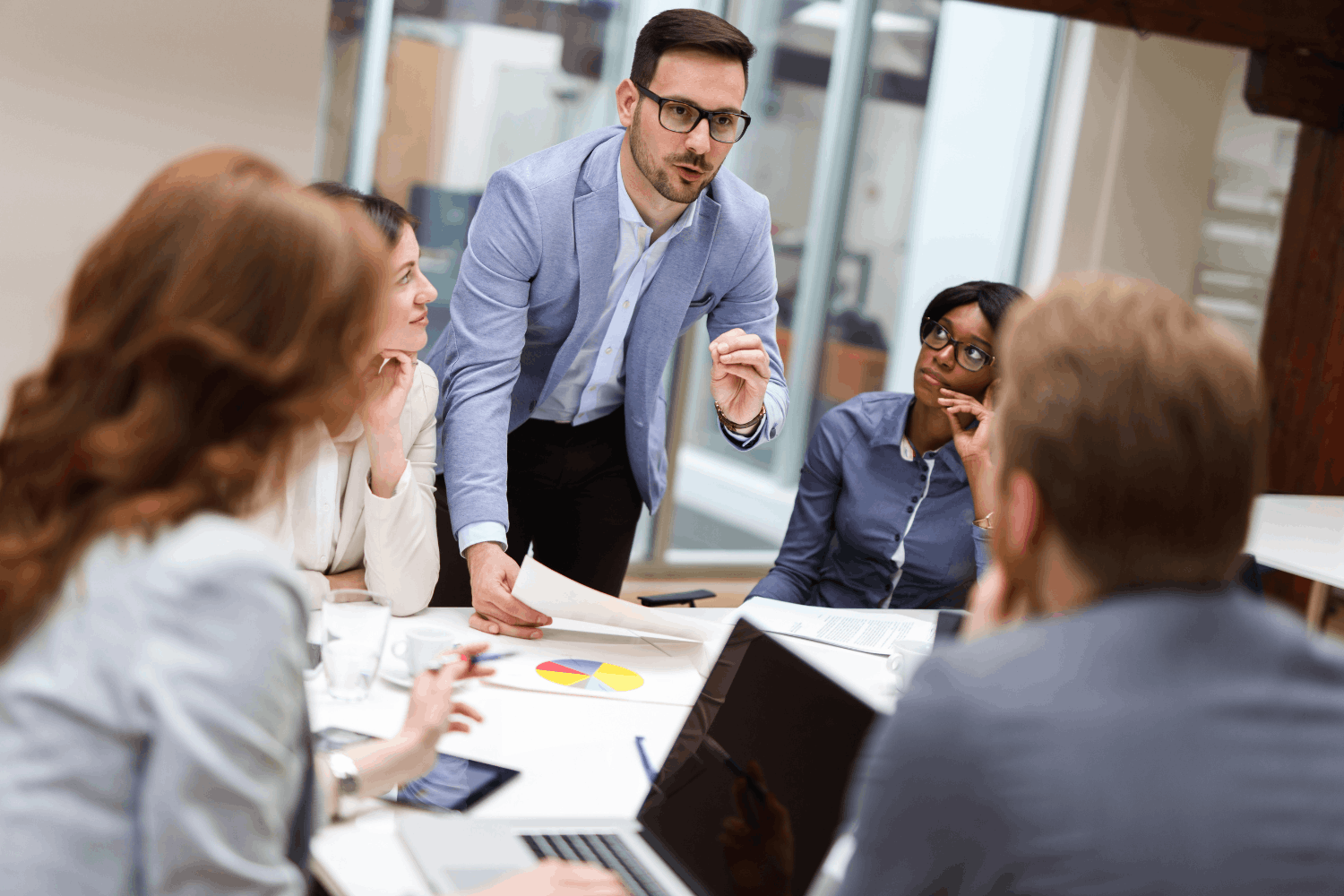 Team analysiert Geschäftsprozesse in einem Prozessmanagement-Workshop